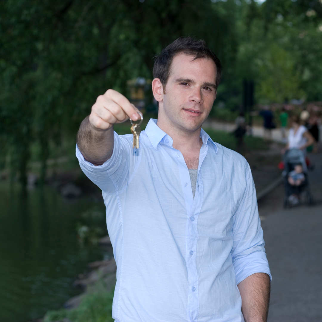 <em><strong>Carlos R.</strong></em>